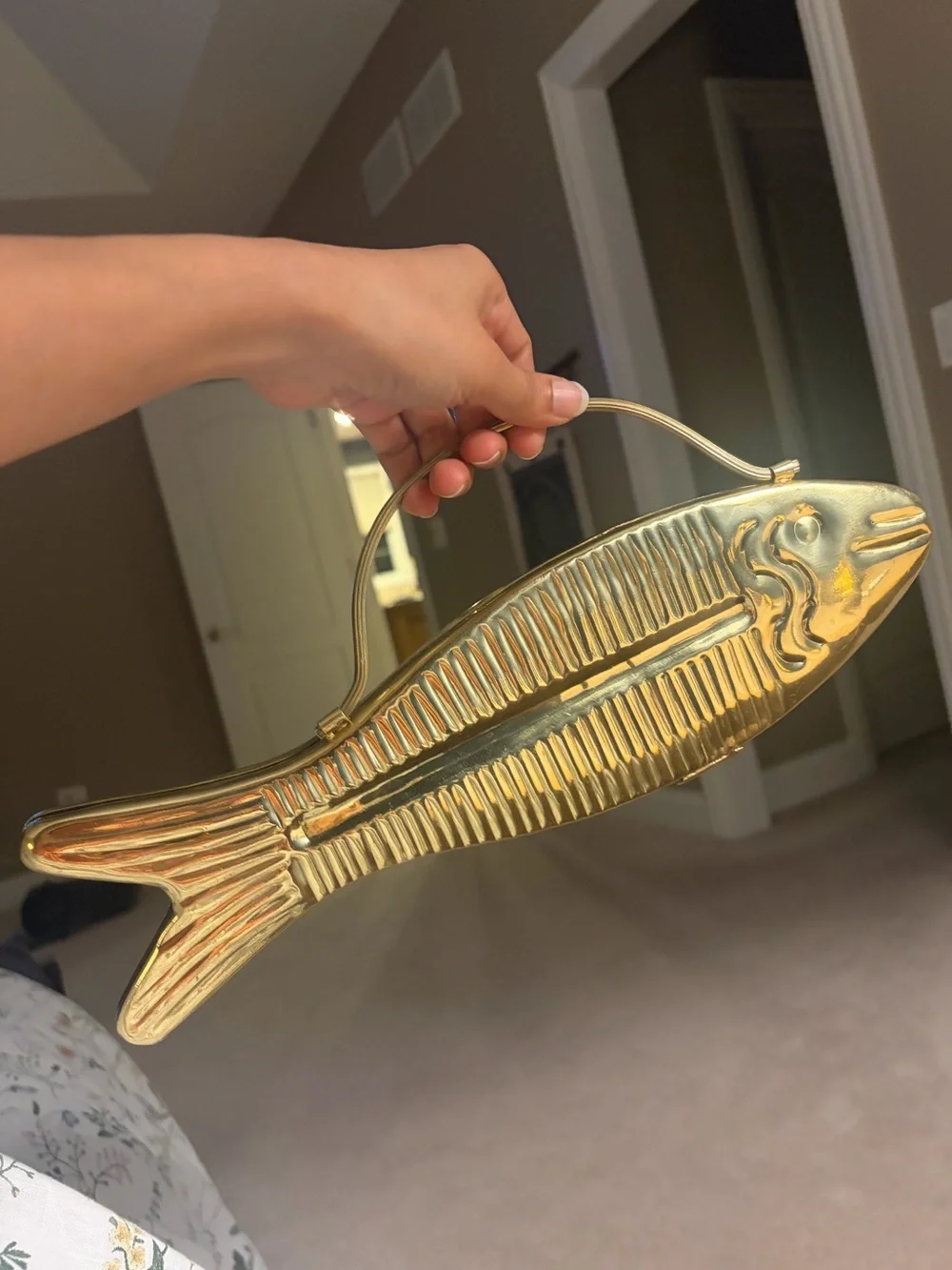 Elegant Vintage Gold Fish Clutch – Statement Evening Bag